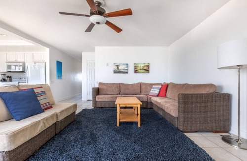 West Newport Apartment | Alexander - 2001 Court St.