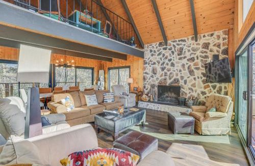 Lake Arrowhead House | Alpine Getaway with Lake Arrowhead Views and Hot Tub