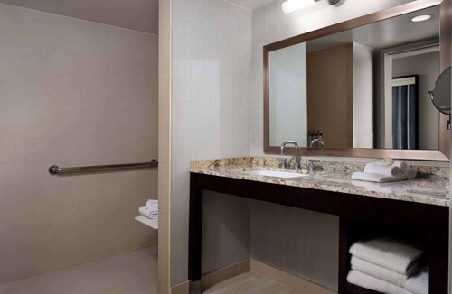 South Redondo Hotel | Always a Great Idea To Unwind! Pet-Friendly, Near Noble Park, Balcony, w/Pool!
