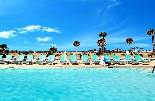 South Redondo Hotel | Always a Great Idea To Unwind! Pet-Friendly, Near Noble Park, Balcony, w/Pool!