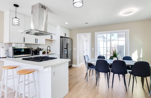 Sunnyvale House | Amazing Highly Spacious 3 Bedrooms House