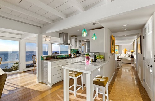 Coast Royal House | Amazing Ocean Views, Walk To Beach, Great Reviews