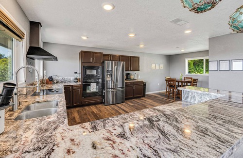 Smith River House | Amazing Ocean View - Redwoods - Game Room - Fire Pit - Casino