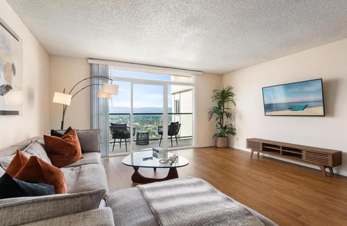 Marina del Rey Apartment | Amber Tide - Bright 1BR Marina Gem Ocean View