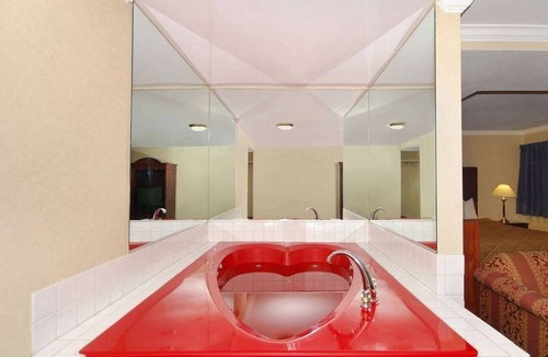 Duarte House | An affordable hotel near City of Hope medical center!