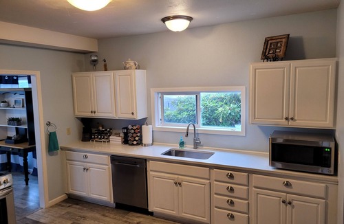 North Bend House | Anchors Away in North Bend, OR