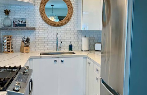 San Clemente Apartment | Angelfish Beach Retreat has pier & ocean views, designated parking and AC