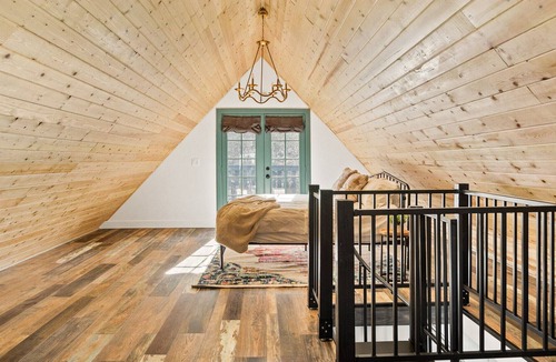 Patton Cabin | Arrowbear Cozy Cabin with A-Frame Loft and Fireplace