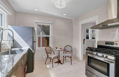 Downtown Long Beach Apartment | Arts District of Long Beach! Walking distance to the beach!