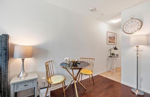 Fort York Apartment | Awesome Studio in the Heart of Downtown Toronto