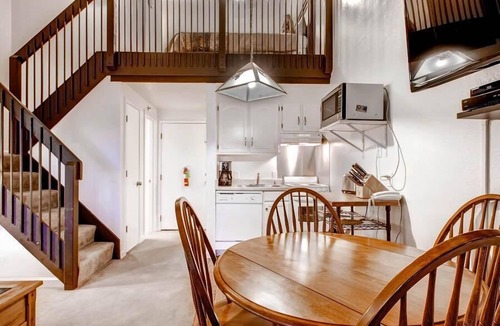 Yosemite West Condo | (B207) Loft Condominiums