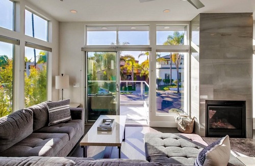 Crown Point House | B5314 Pacific Beach Modern Beach House
