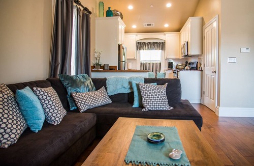 Paso Robles Condo | Baby Bliss-All the Bliss you need, in downtown Paso Robles!