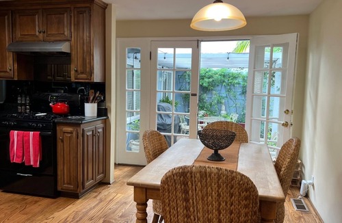 Balboa Island Cottage | Balboa Island Cottage: Sept. 5-19; Fall/Winter Discounts 30%-45%
