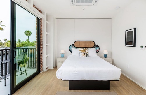 Townsite Hotel | Balcony Room 303 | The Brick Boutique Hotel