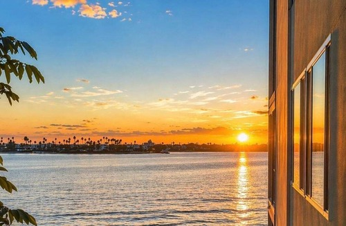 Crown Point Condo | Bay-view 2BR condo in Crown Point with pool, patio, and beach access.