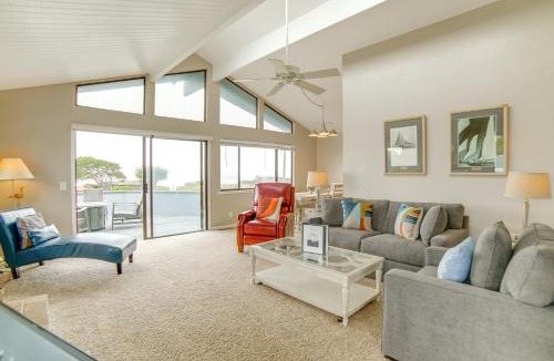 Manchester House | Beach Access & Hot Tub: Coastal Gem in Manchester