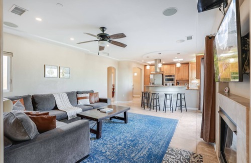 South Mission Beach House | Beach Dream - Steps to the boardwalk & beach with AC, WiFi, deck, prime location!