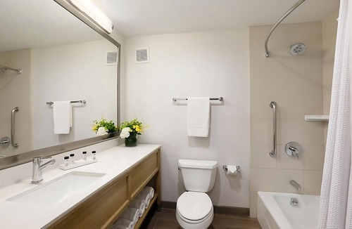 Mission Beach Hotel | Beach Getaway Near SeaWorld, Pacific Beach and Crystal Pier! Onsite Pool!