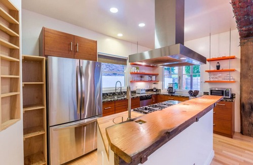 Marina Peninsula House | Beach House 1 block to Venice w/Rooftop & Parking