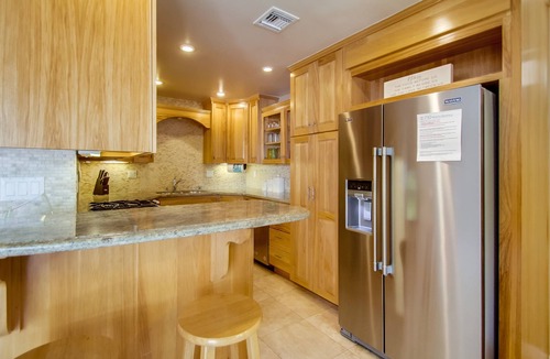 South Mission Beach House | Beach Perfection - Private Patio, AC, Dog Friendly, Steps to Beach
