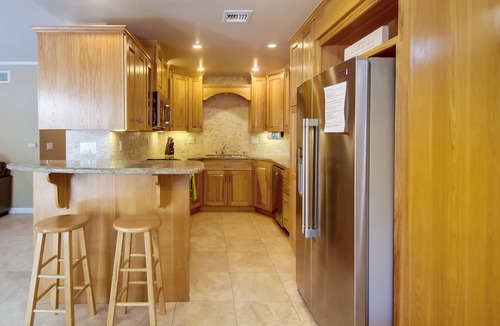 South Mission Beach House | Beach Perfection - Private Patio, AC, Dog Friendly, Steps to Beach