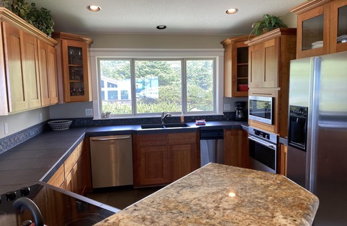 Rockaway Beach House | Beach Star - Classic, Elegant & Comfortable Beachfront Home!