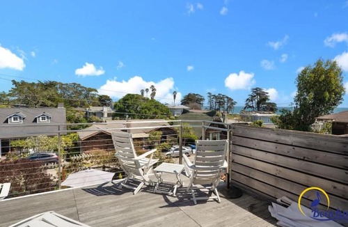 Eastside Santa Cruz House | Beachcrest Cottage in Twin Lakes