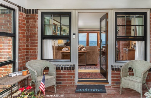 Lincoln City House | Beachfront cottage cozy & warm while watching wild surf action