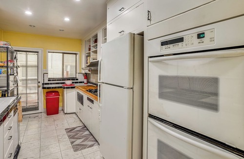 Alamitos Beach Condo | Beachfront Living in Long Beach: 2,500 Sq Ft Condo