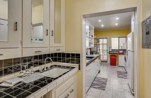 Alamitos Beach Condo | Beachfront Living in Long Beach: 2,500 Sq Ft Condo