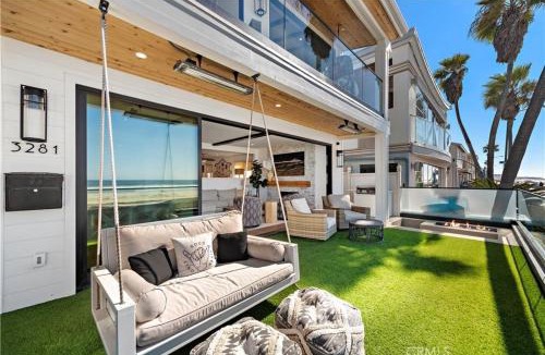 Mission Beach House | Beachfront Sunset