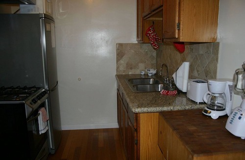 South Mission Beach Apartment | Beachside Second Floor Studio-Steps to Ocean & Bay, Walk 5min to Belmont Park5