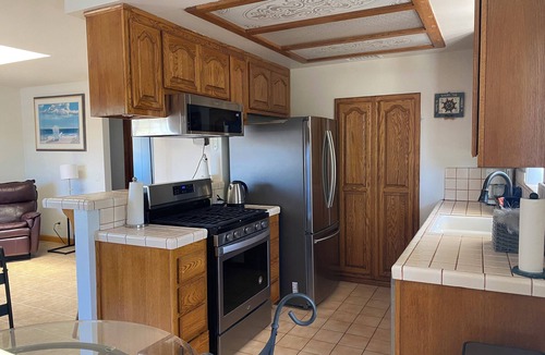 Belmont Heights Apartment | Beachstyle 2 bedroom unit with patio close to beach
