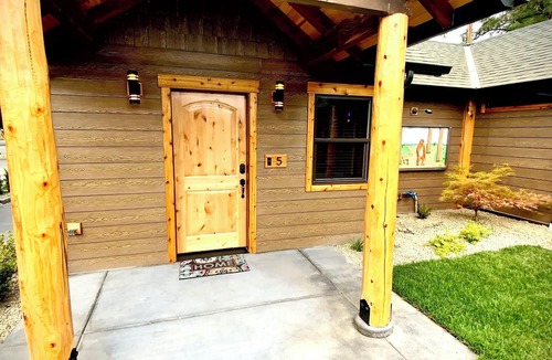 Grants Pass House | Bear Mountain -Suite 5