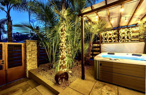 Hillcrest House | BEATIFUL ZEN VILLA IN HILLCREST! Gated AC HotTub Paring KingBed
