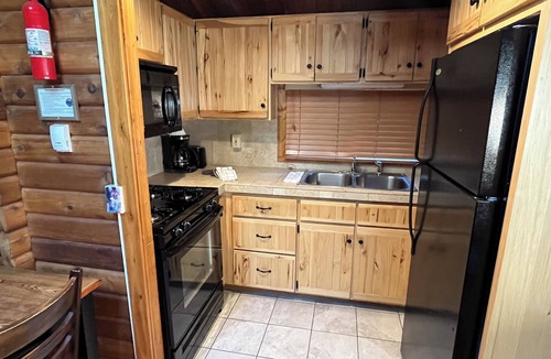 Almont Cabin | Beautiful 2 Bedroom Cabin on Taylor River with Private Hot Tub