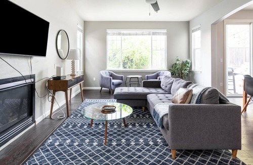 San Ramon House | Beautiful 4BR House in San Ramon w/ Office