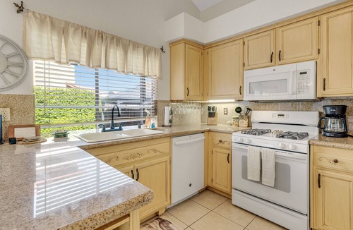 Napa House | Beautiful home with fireplace, enclosed yard, central AC & washer/dryer