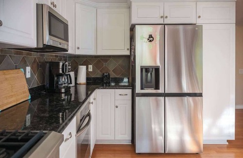 Monterey Park House | Beautiful Monterey Park Home W/View+Backyard+BBQ