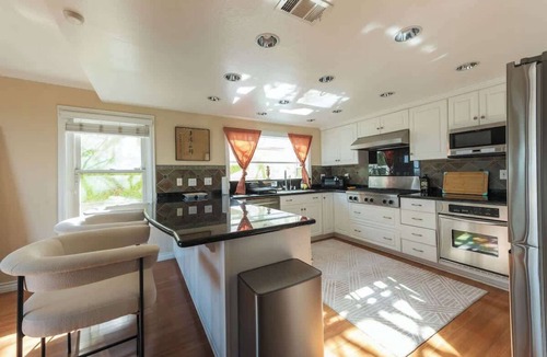 Monterey Park House | Beautiful Monterey Park Home W/View+Backyard+BBQ
