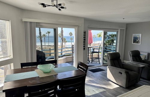 Townsite Condo | Beautiful Panoramic Ocean + Pier Views. Steps From The Beach