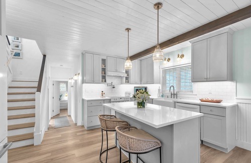 Seaside House | Beautiful Renovated Beach Home with Easy Beach Access and a Bonus Cottage