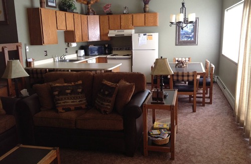 Wildernest Condo | Beautiful Silverthorne Condo! Skiing, Shopping and Much More!