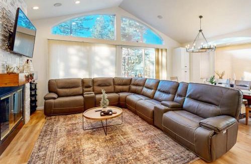 Pioneer Trail House | Beautiful & Spacious Newer Home with Lovely Master Suite & Gourmet Kitchen