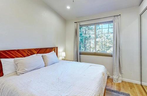 Pioneer Trail House | Beautiful & Spacious Newer Home with Lovely Master Suite & Gourmet Kitchen