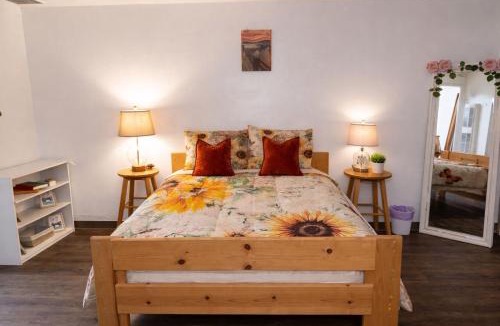 Oleander - Sunset Apartment | Beautiful Stay Near Downtown in Oleander Sunset