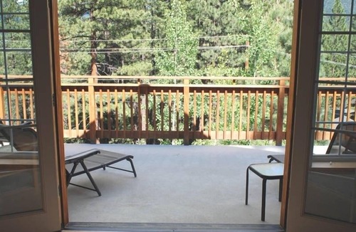Pioneer Trail House | Beautiful Tahoe Chalet, 5 BR, 3 Bath, Hot Tub, Jacuzzi Bath, 3 Spacious Decks