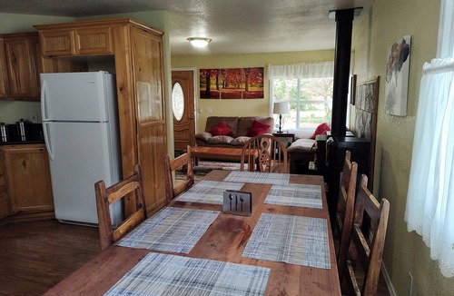 Mapleton House | Beautiful two bedroom one bath house overlooking the Siuslaw river.