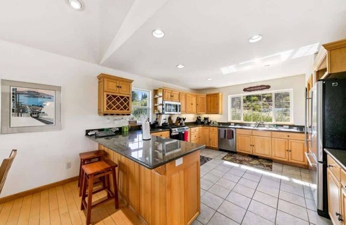 Truckee Cabin | Beautiful View, Trails Nearby, Bunk Beds, Free Ev Charger, Games, Weber BBQ and Big Deck